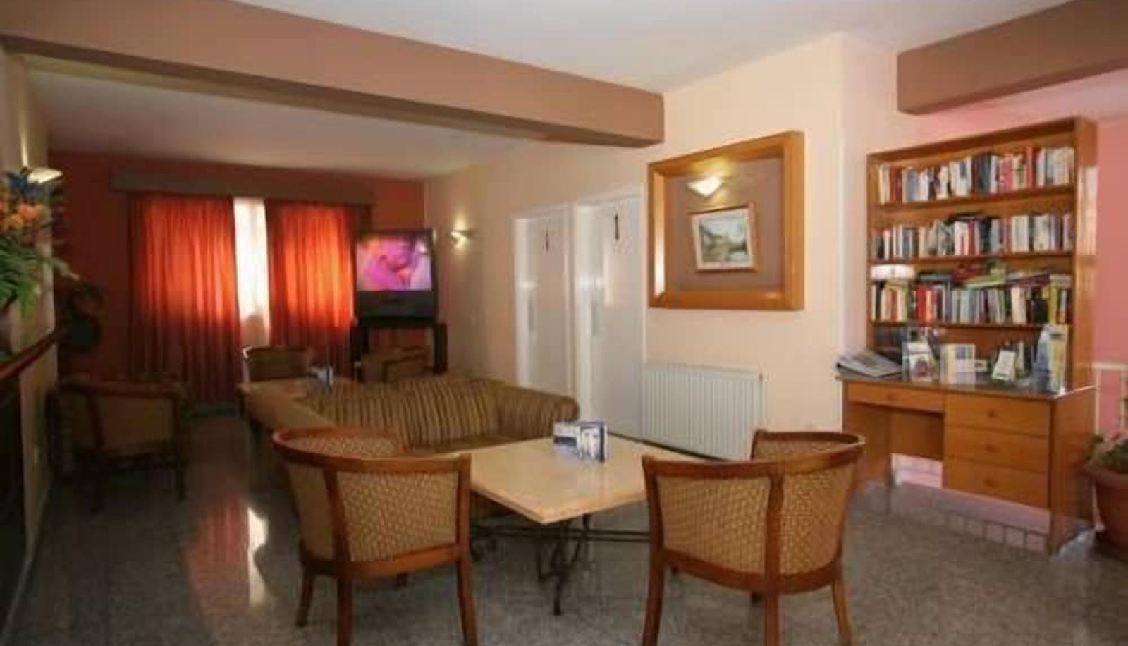 Lobby - Valana Hotel Apartments