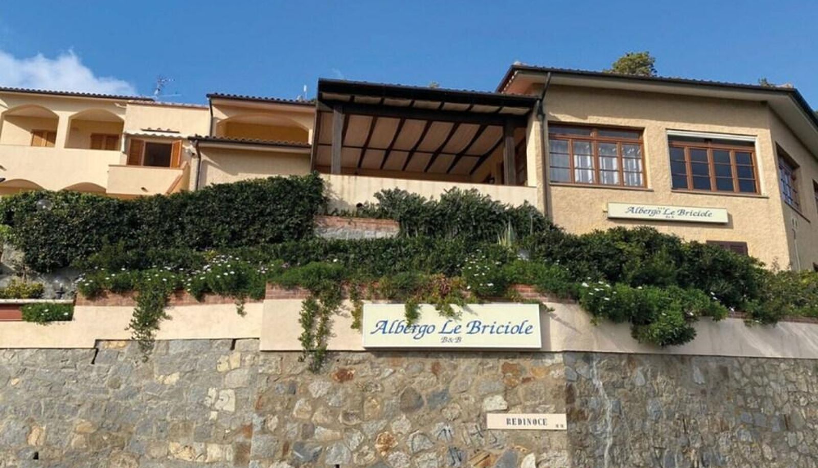 Hotel outdoor area - Albergo Le Briciole