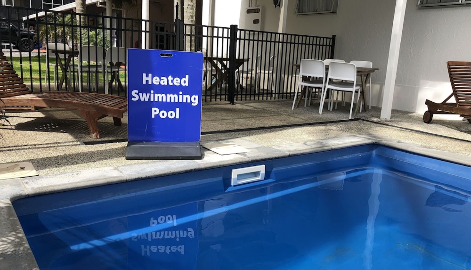 Pool - Edelweiss Motel