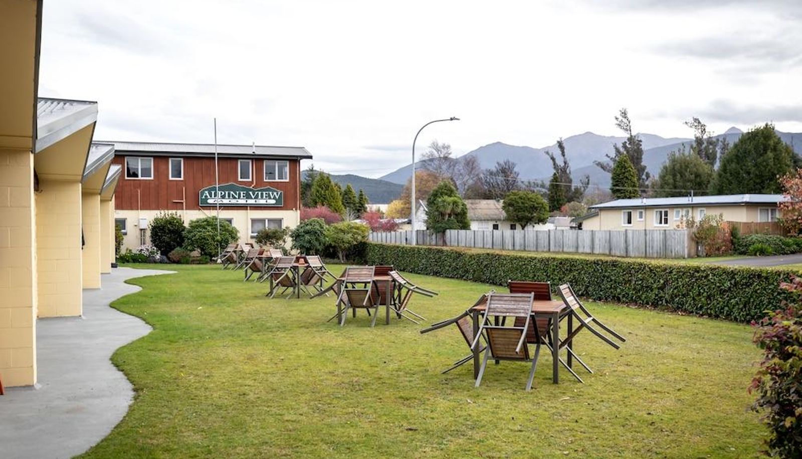 Hotel outdoor area - Alpine View Motel