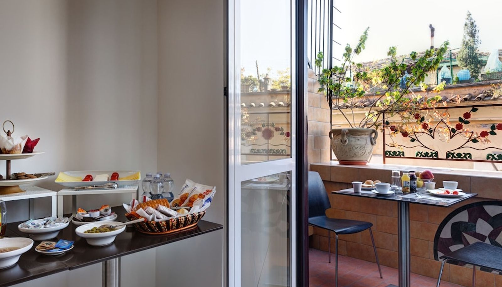 Restaurante - Little Rhome Suites