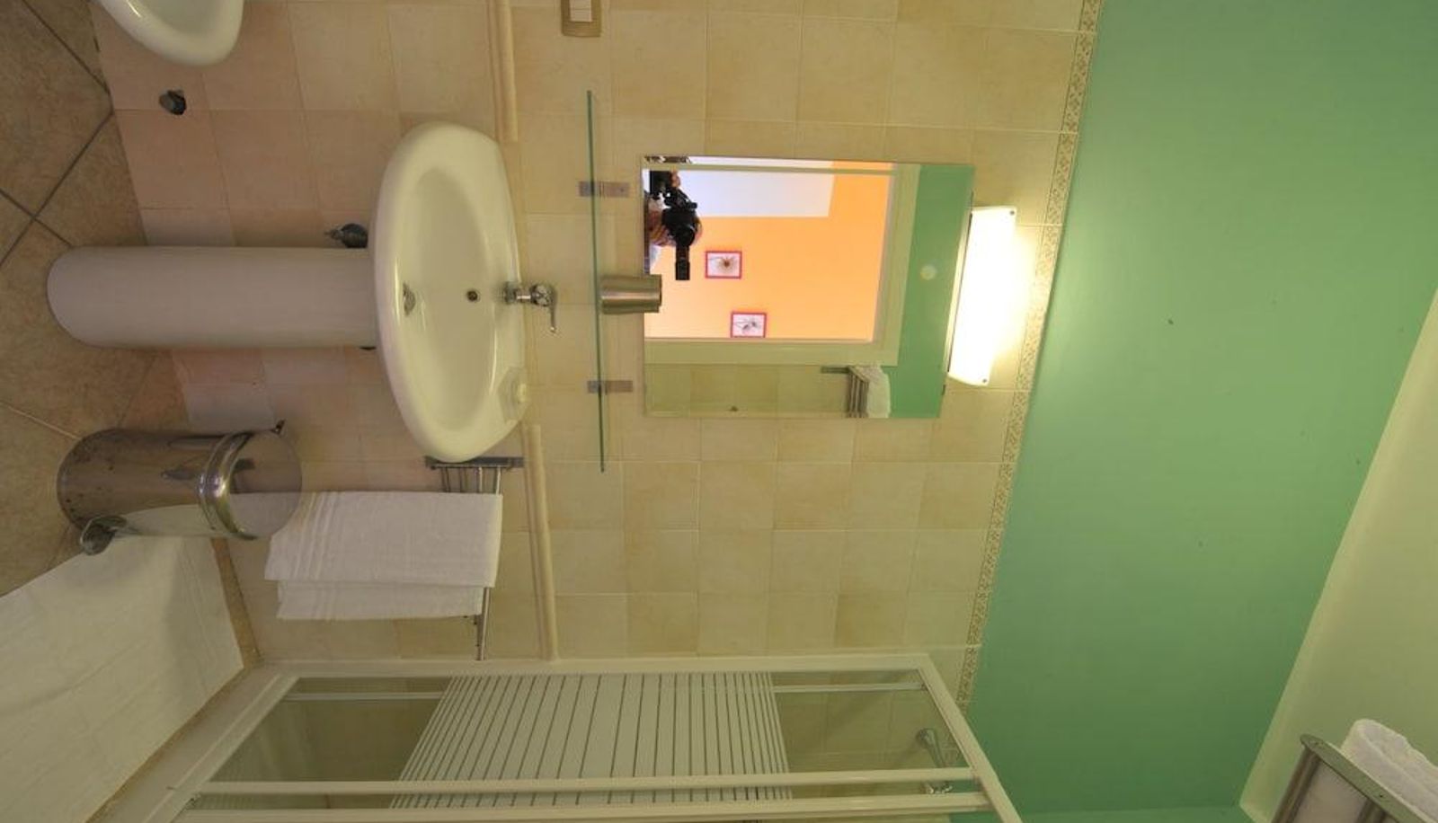 Quadruple room - B&B Room 4 Rome