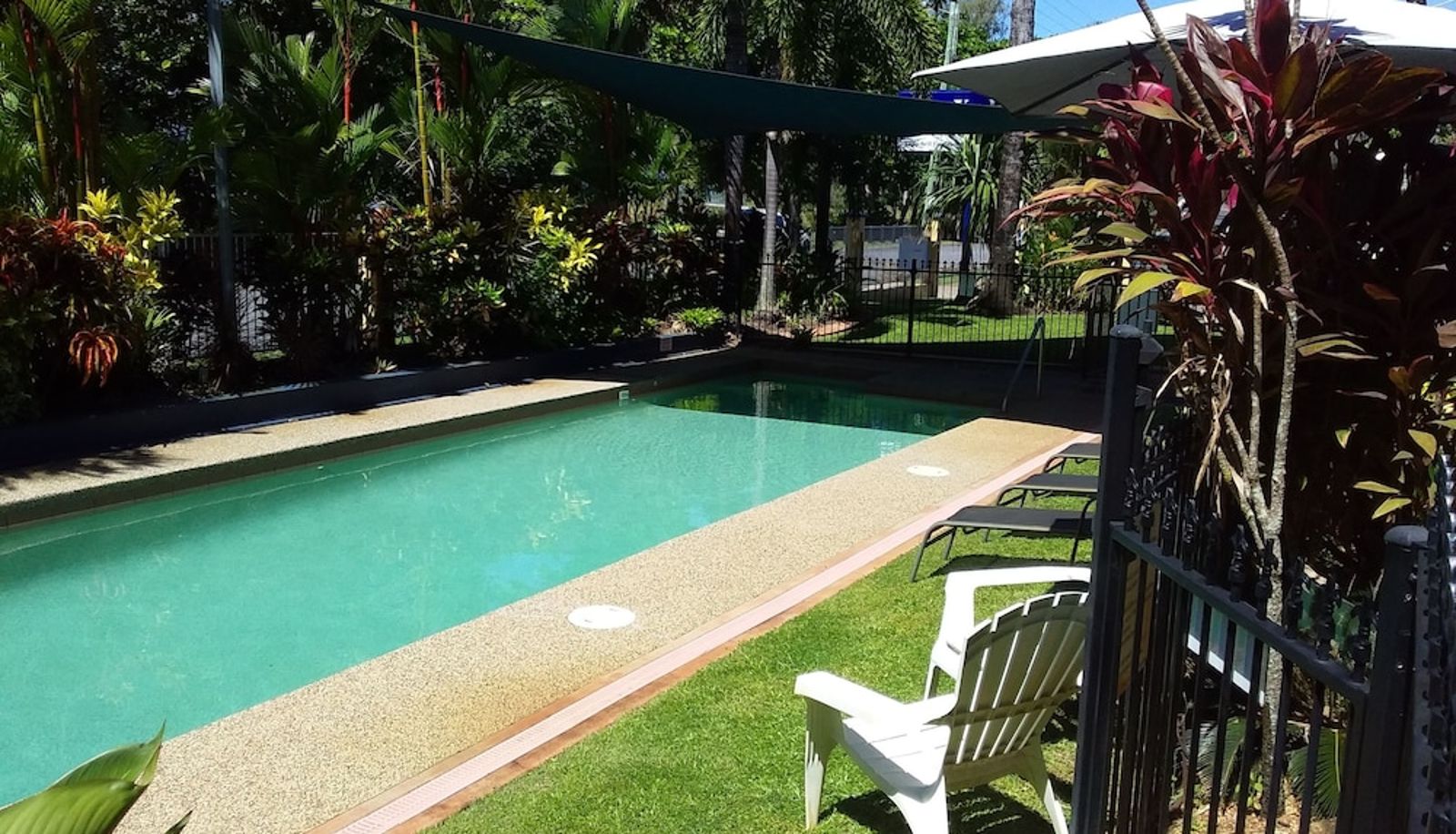 Pool - The York Beachfront Holiday Apartments