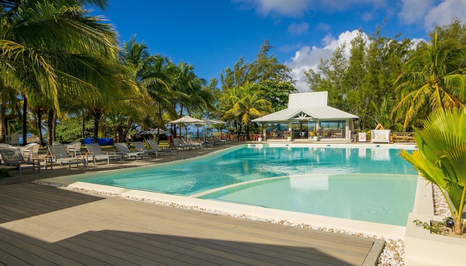 Piscina - Le Peninsula Bay Beach Resort