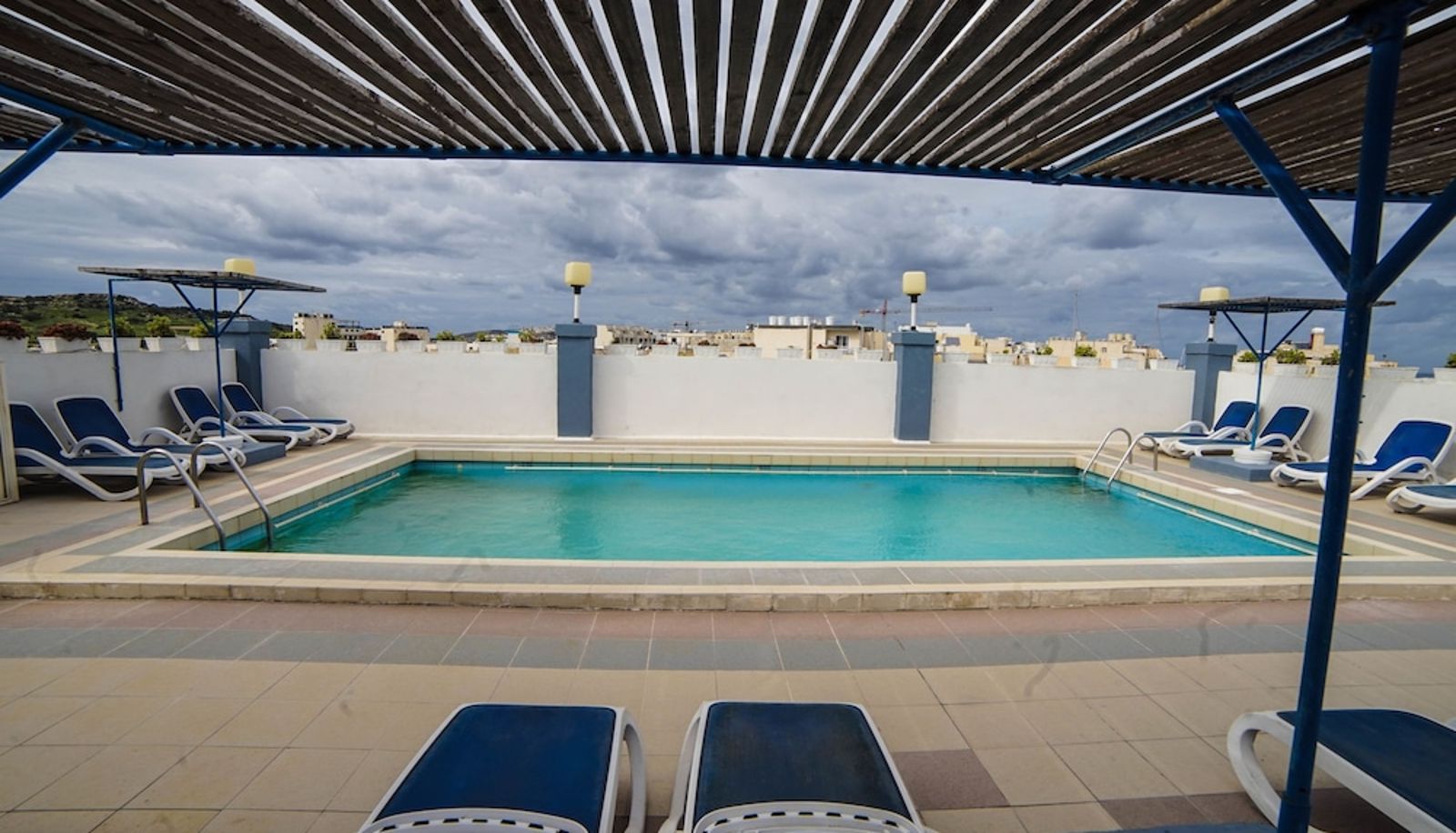 Zwembad - Coral Hotel