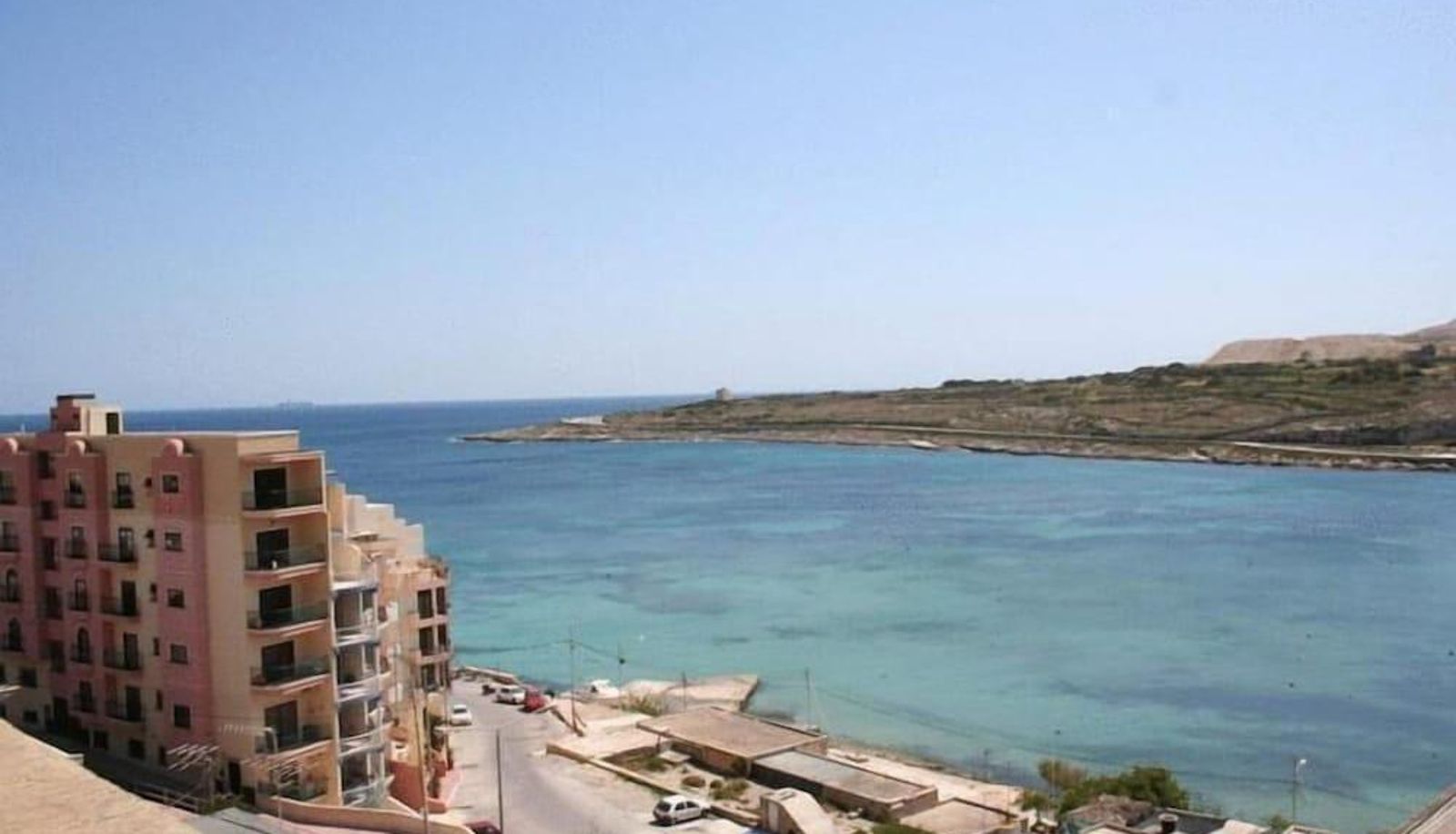 Strand - White Dolphin Complex