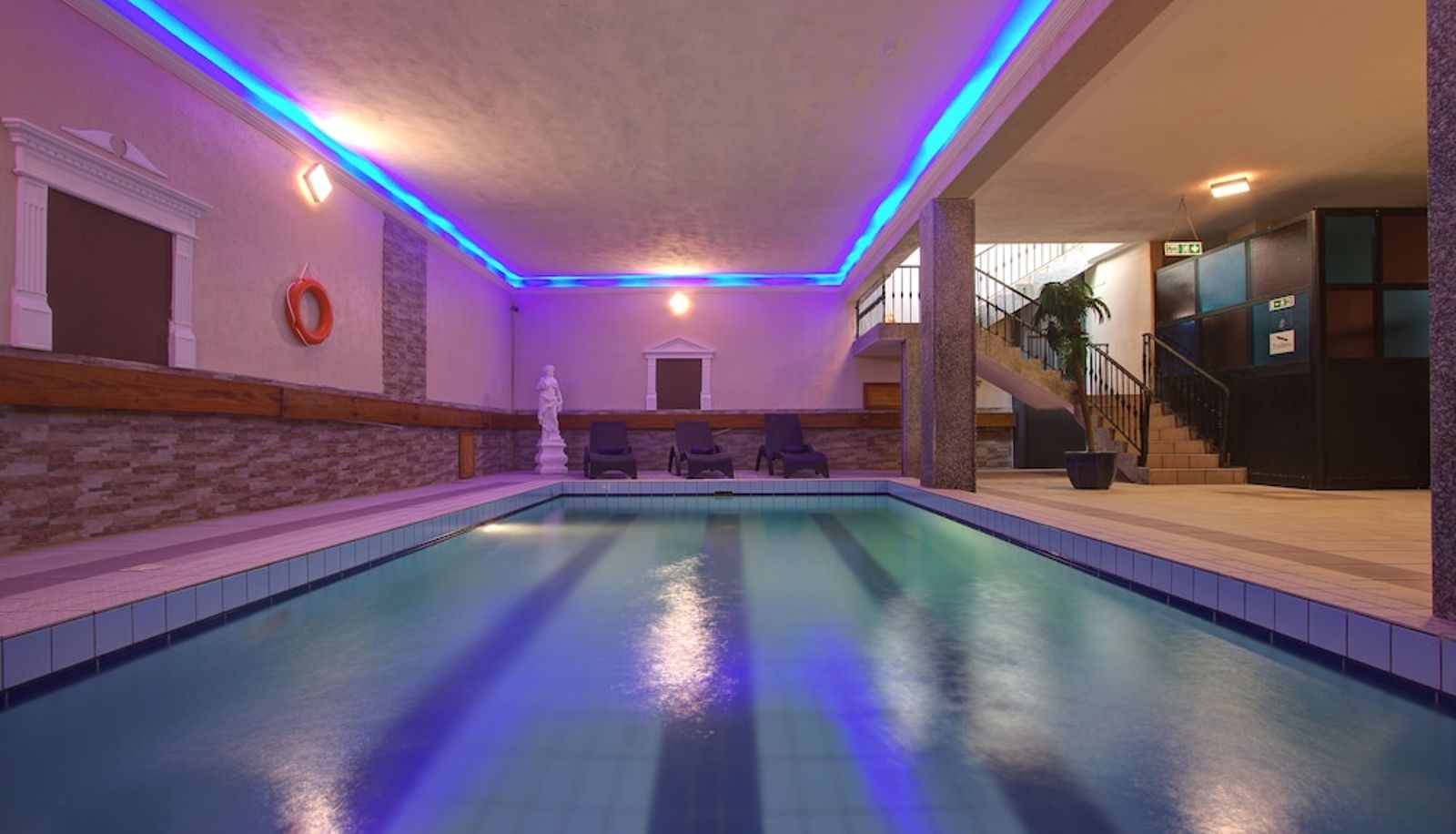 Piscina - Canifor Hotel