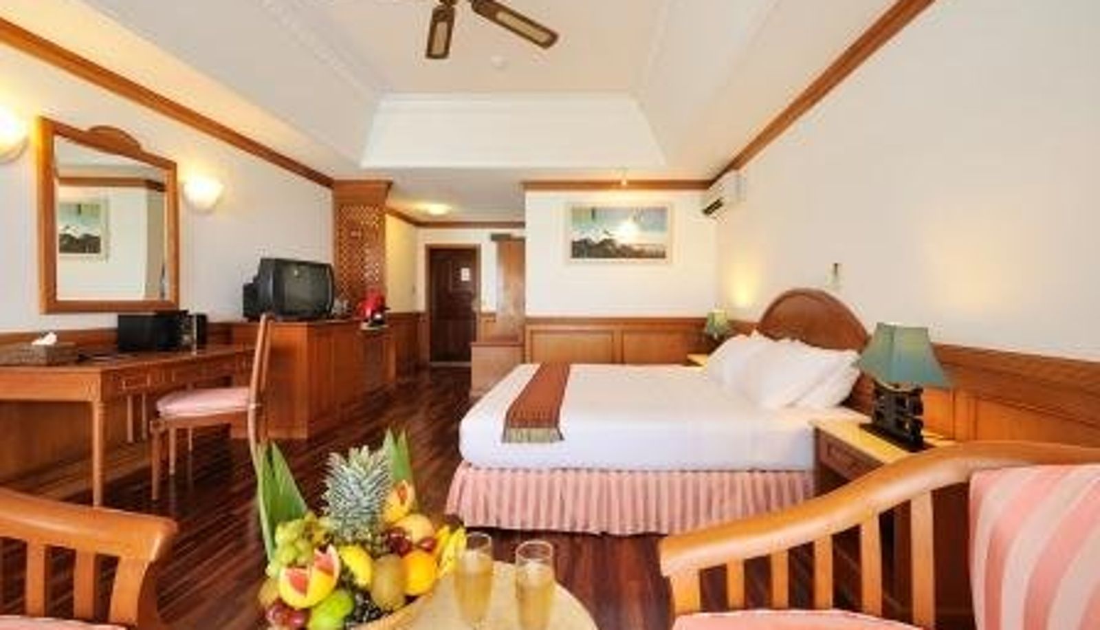 Room - Villa Park Sun Island Resort