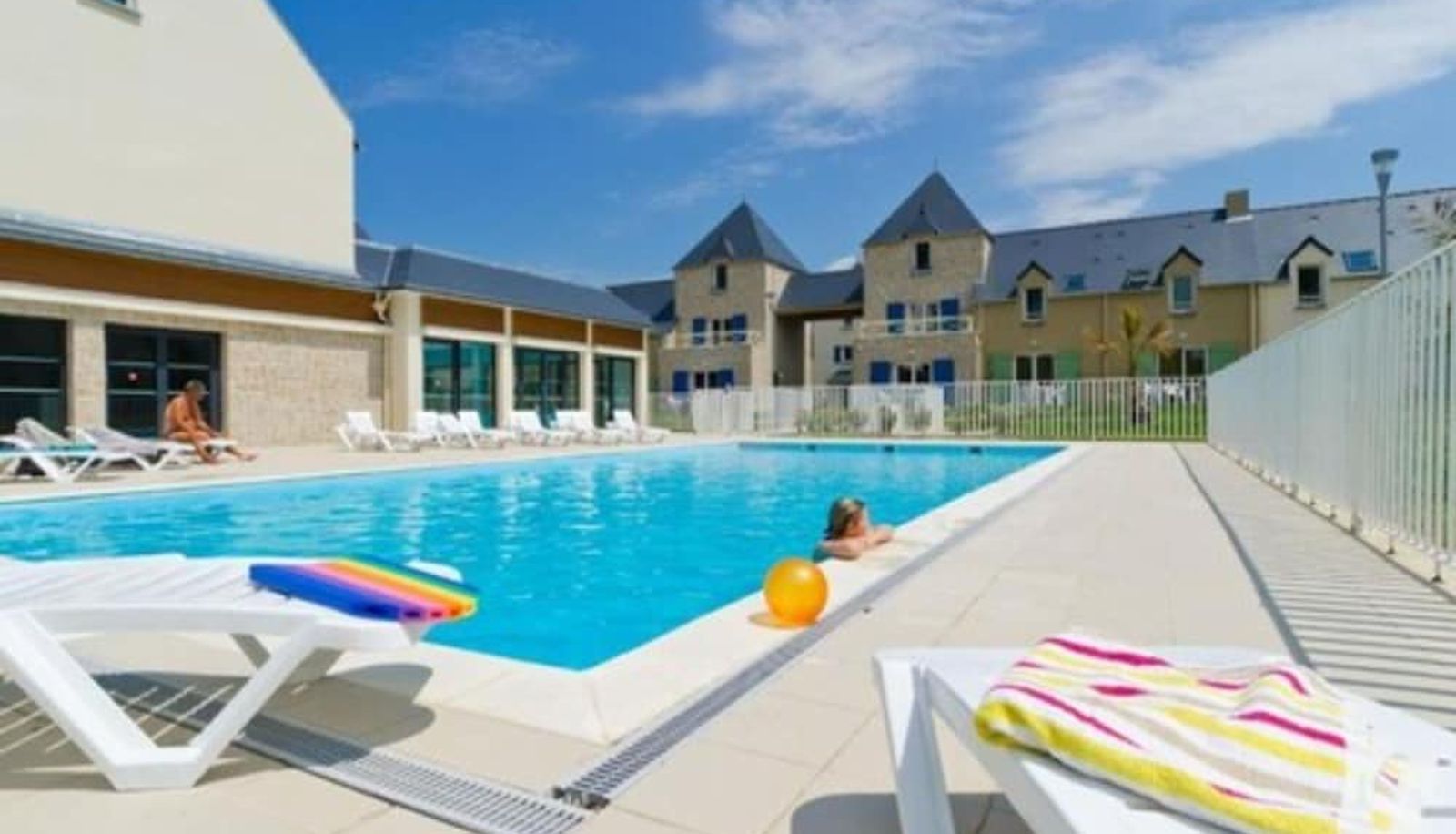 Pool - Résidence Le Domaine des Mauriers