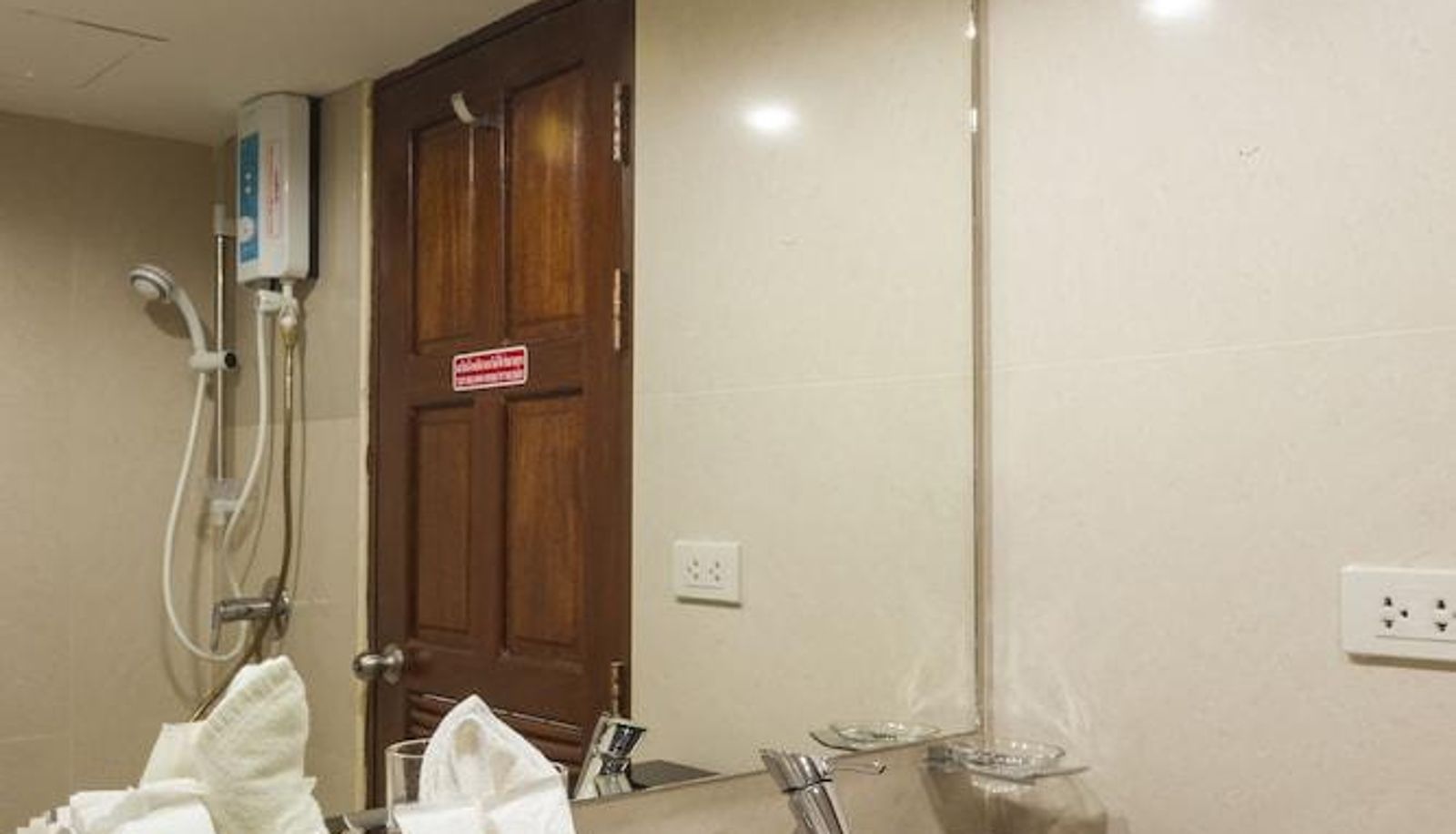 Superior room (double) - Patong Max Value Hotel