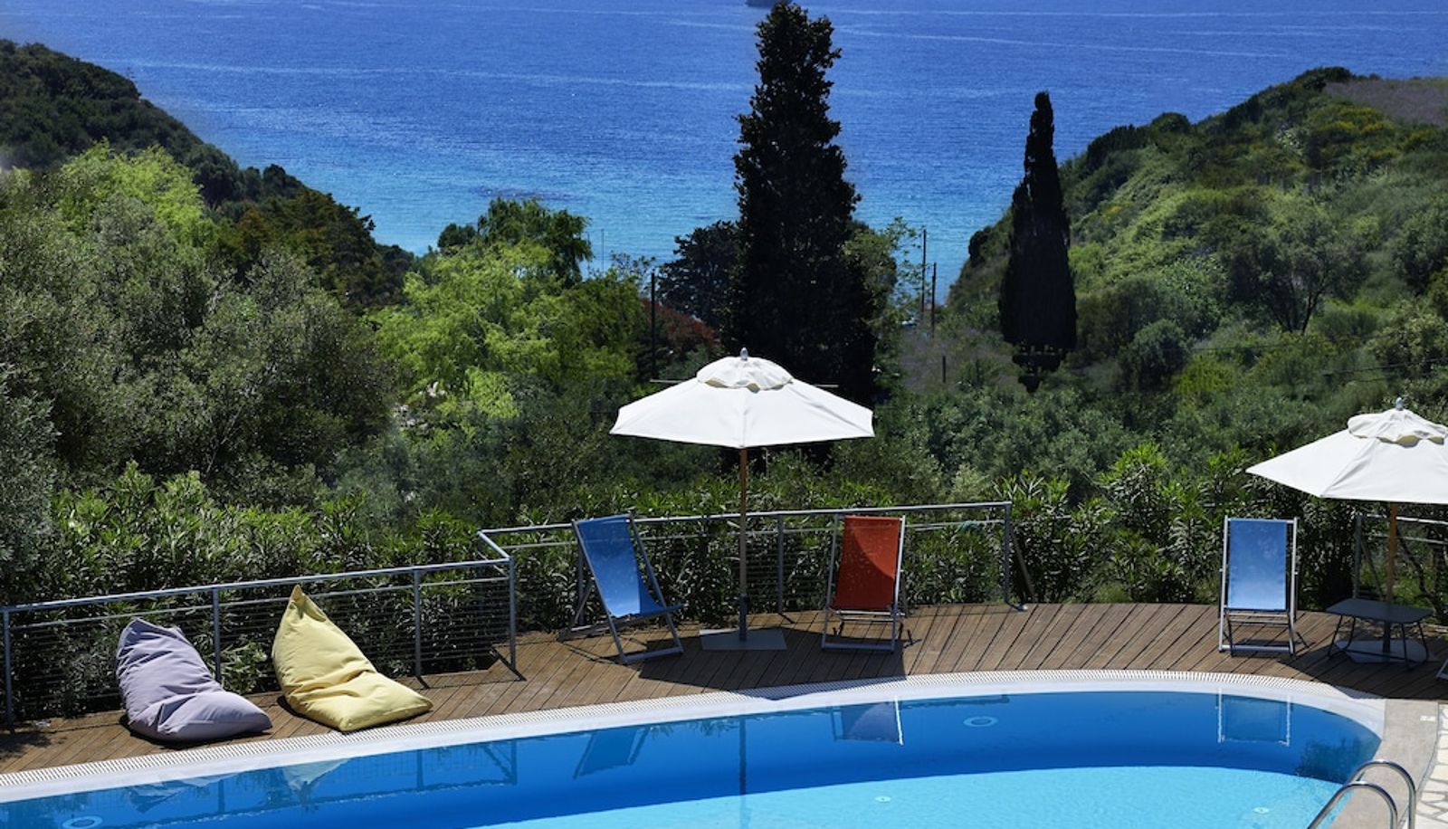 Piscine - Leivatho Hotel