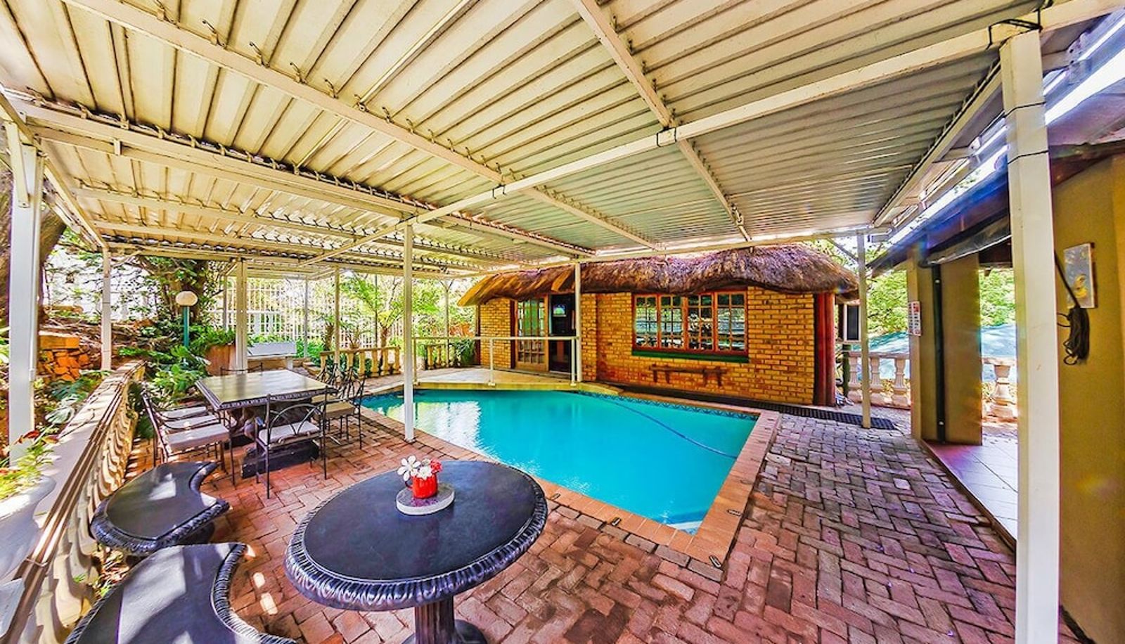 Zwembad - Amper Bo Guesthouse