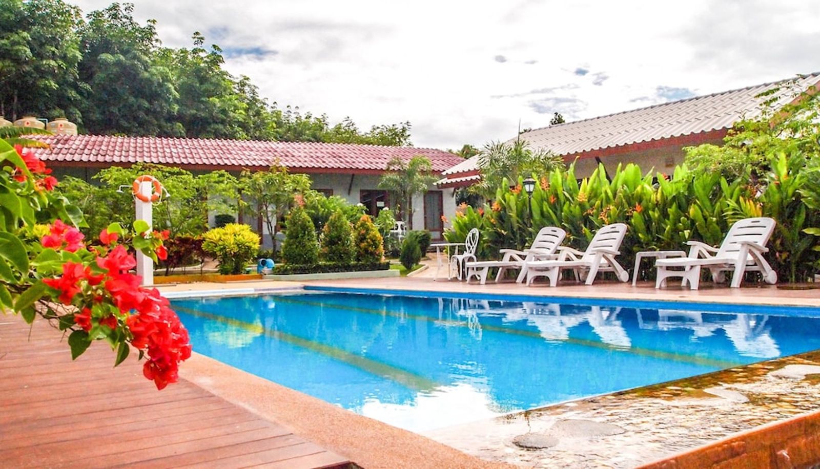 Zwembad - Phuket Muay Thai House