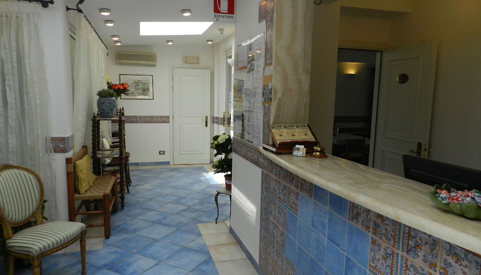 Recepción - Hotel Punta Mesco