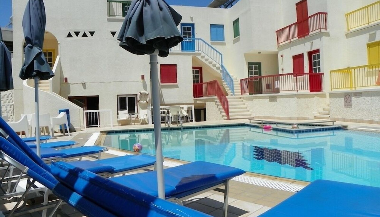 Pool - Sea 'n Lake View Hotel Apartments