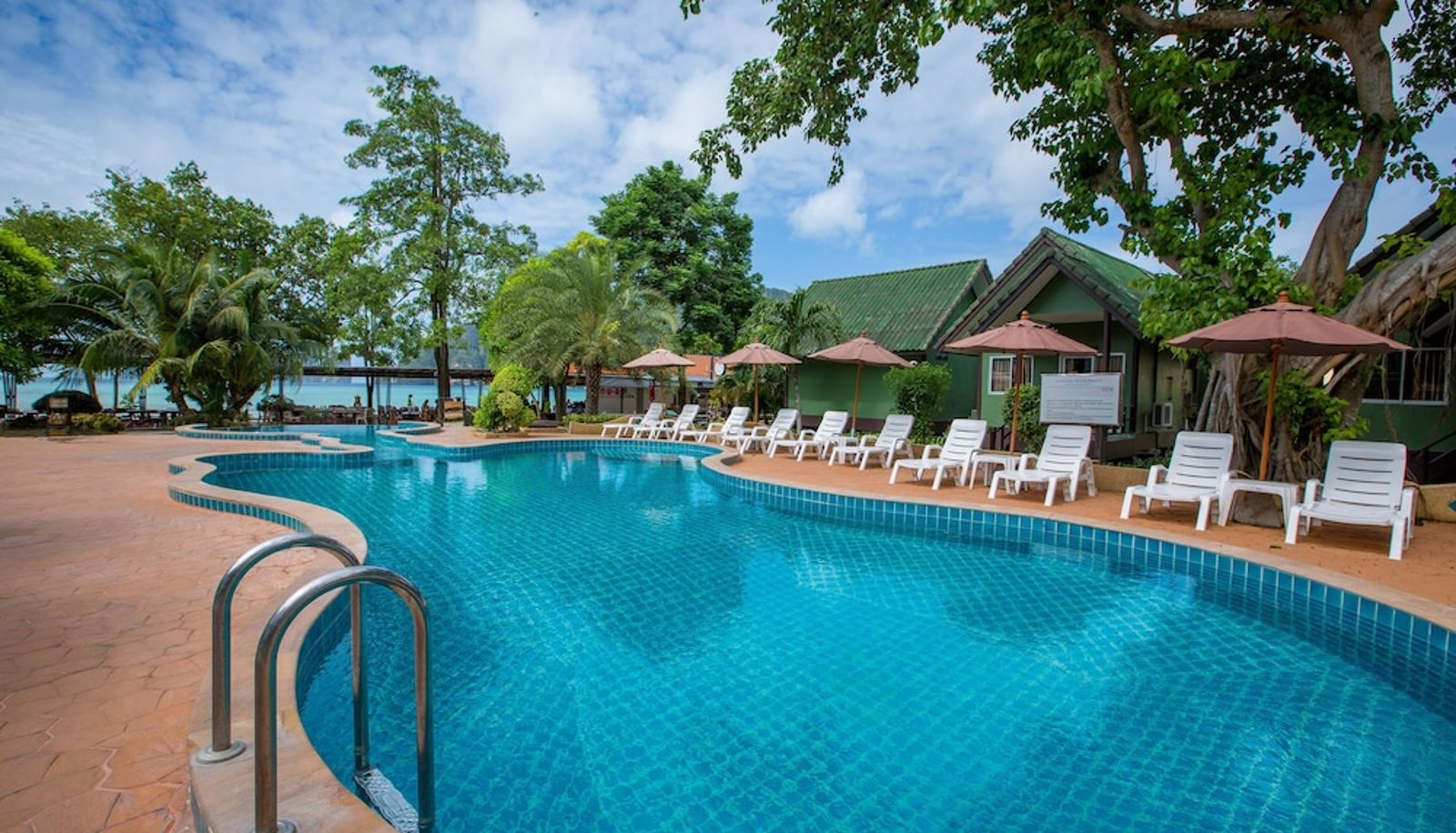 Pool - Phi Phi Andaman Beach Resort