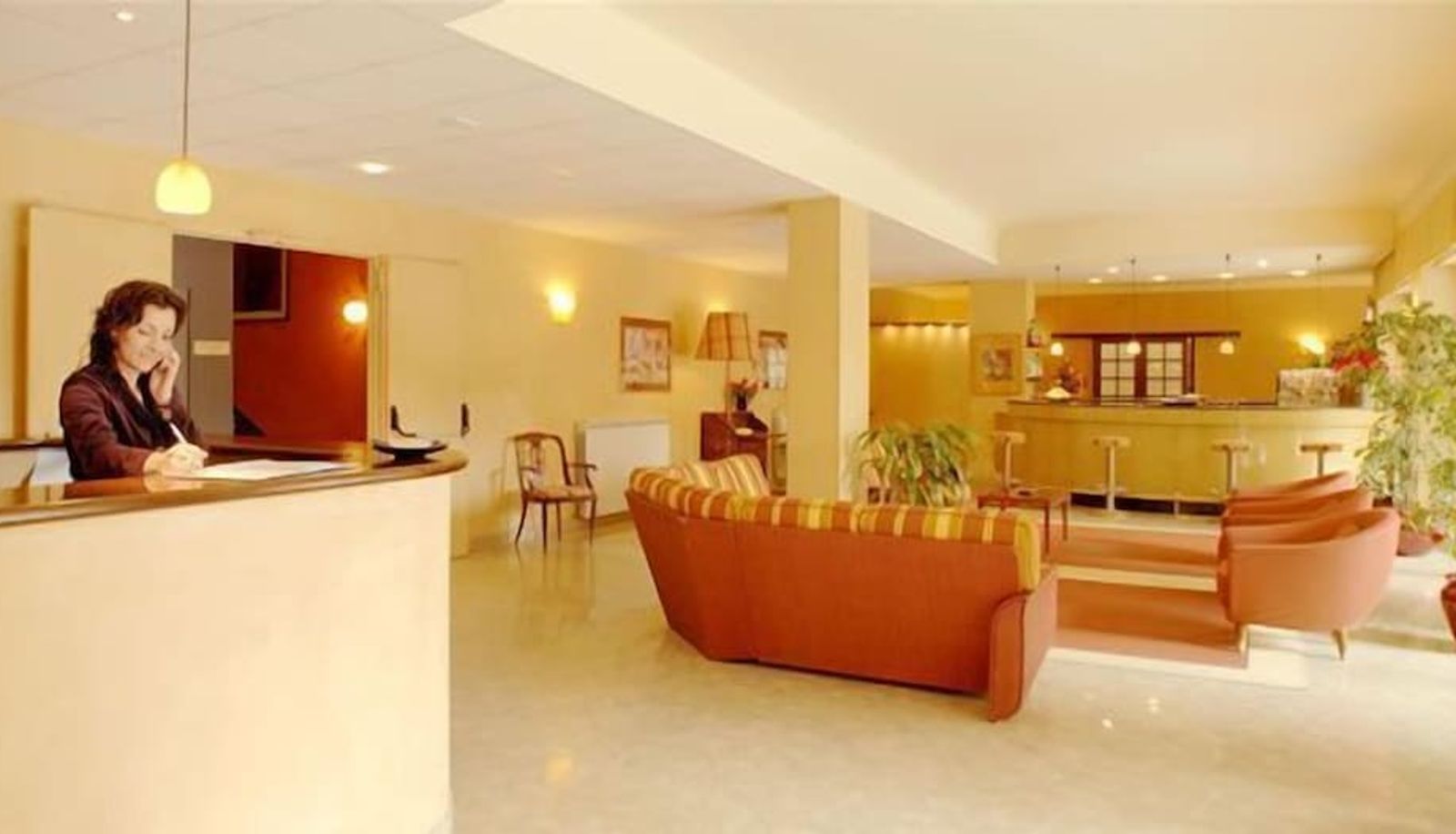 Recepción - Nuovo Hotel Bristol