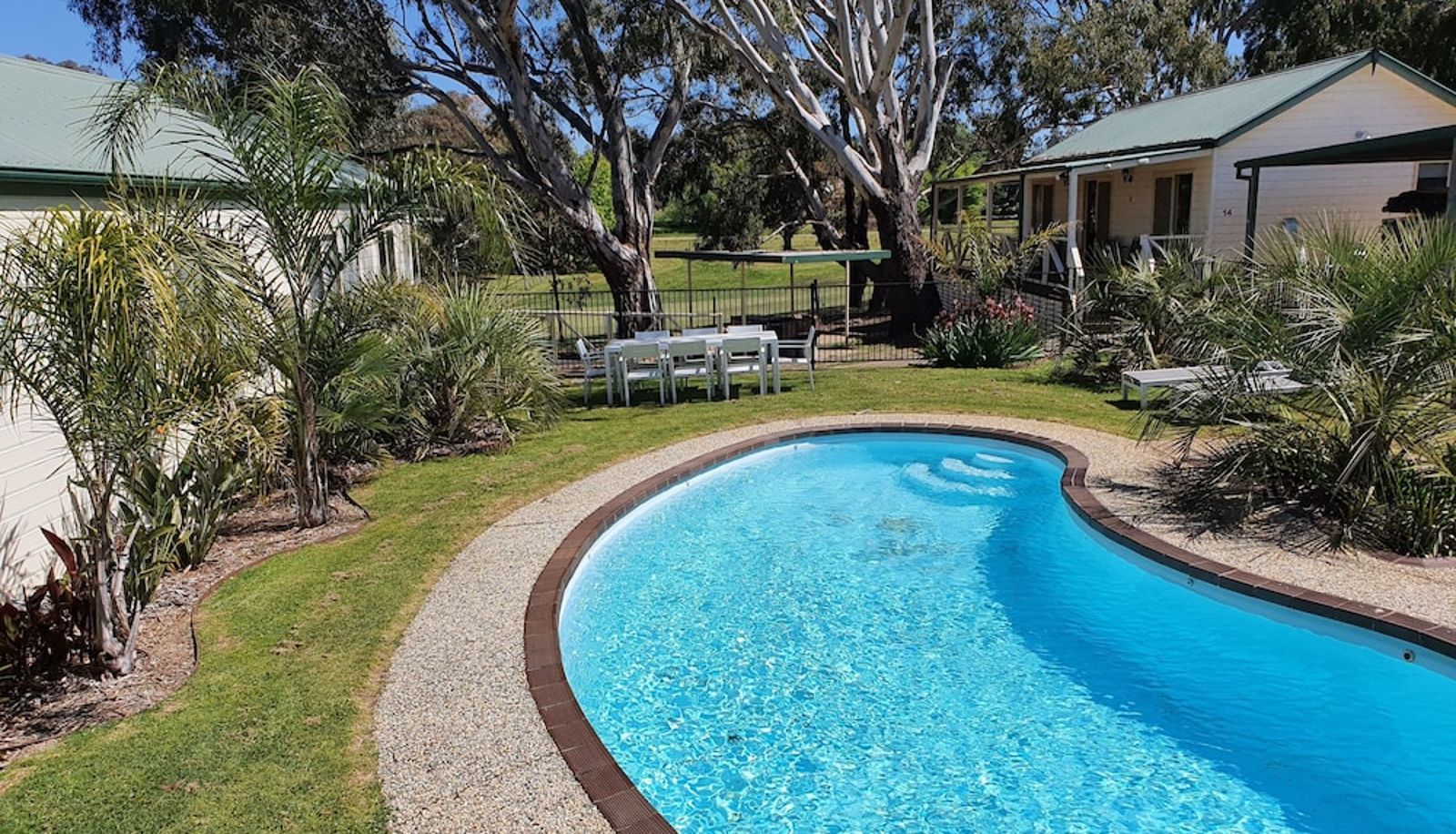 Pool - Golden Heritage Accommodation