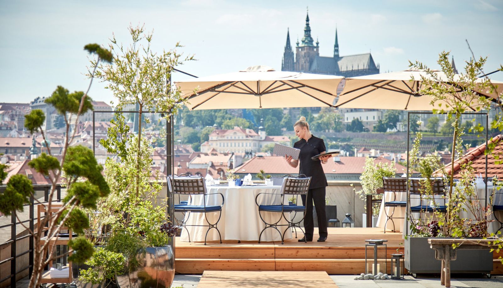 Información - Four Seasons Hotel Prague