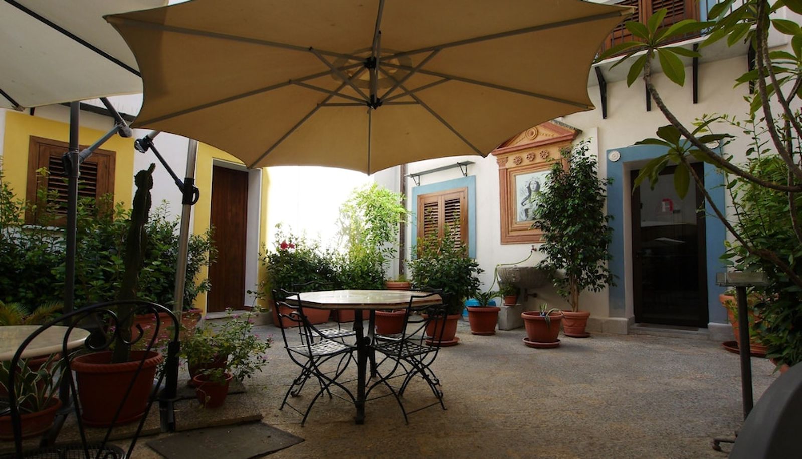 Terasse - Al Giardino dell'Alloro - Locazioni Turistiche