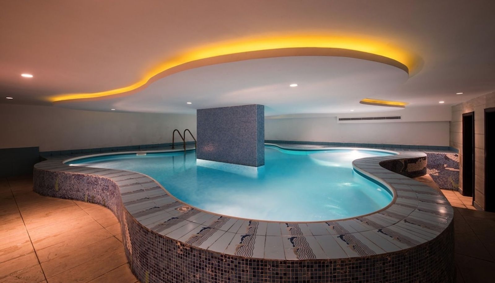 Pool - Boudl AL Tahlia