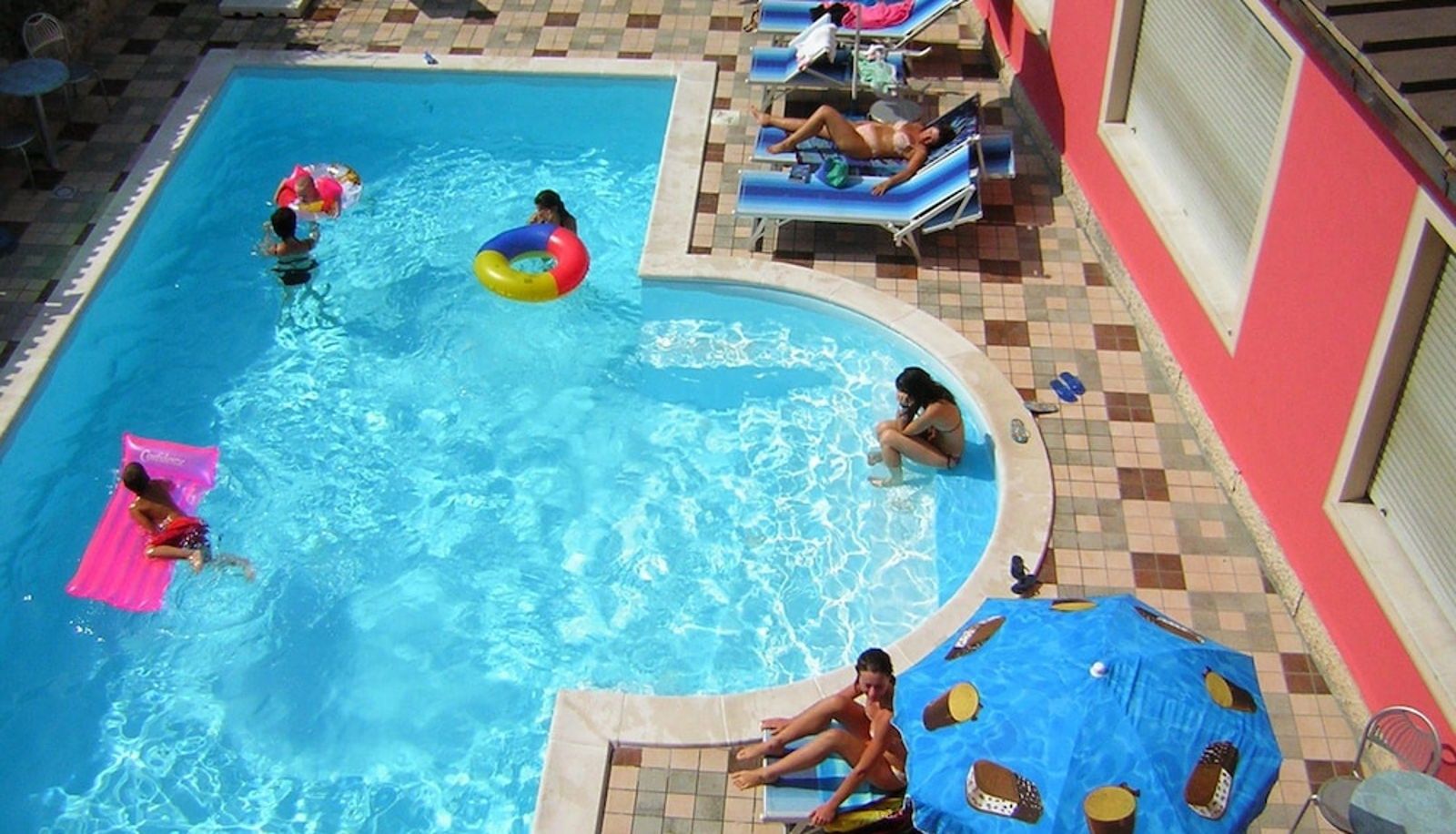 Zwembad - Hotel Neni