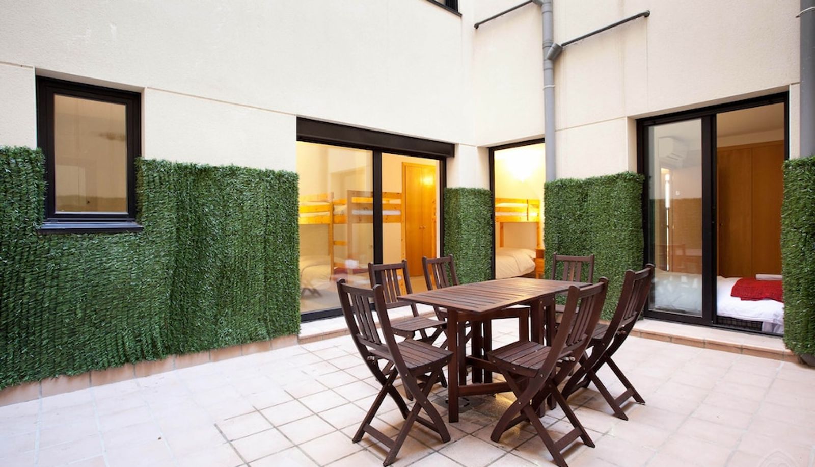 Info - Large Guell Apartment