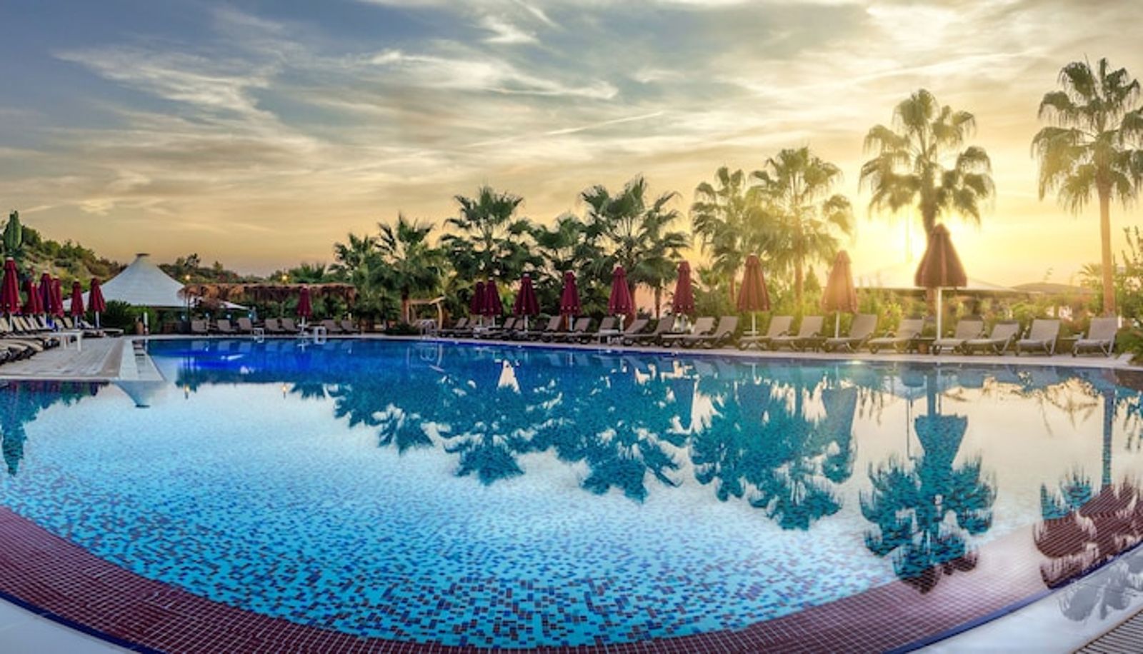 Piscina - Justiniano Deluxe Resort – All Inclusive