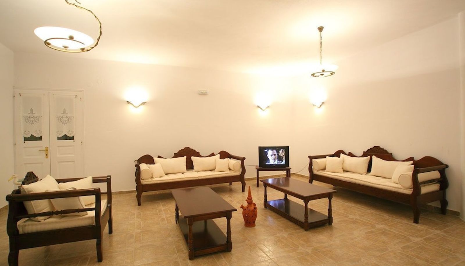 Hal - Paros Inn Seafront