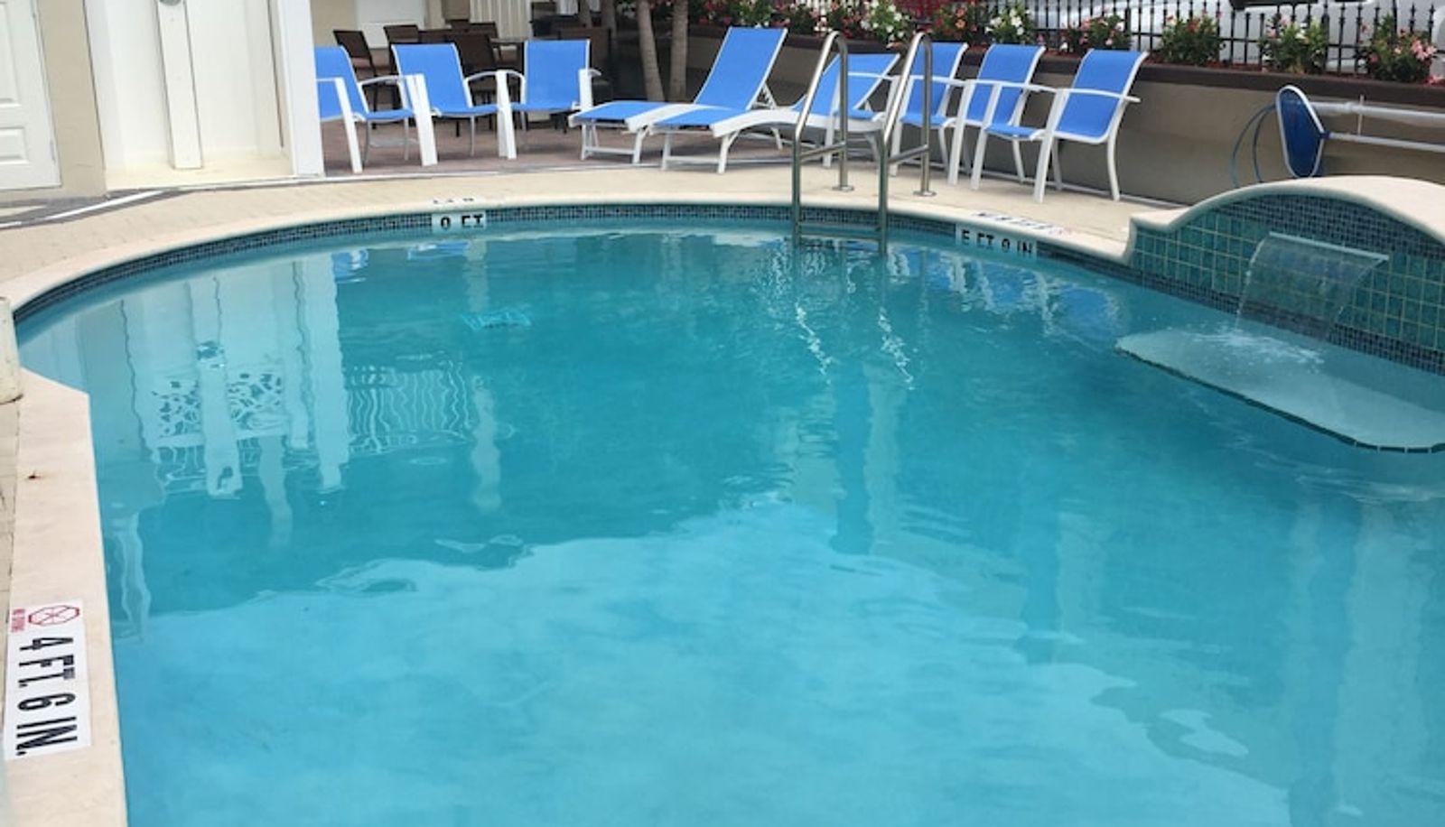 Piscina - Caribbean Resort Suites