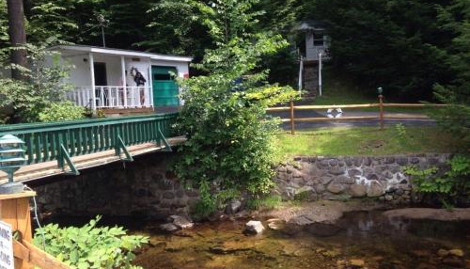 Info - Brookside Motel & Cabins