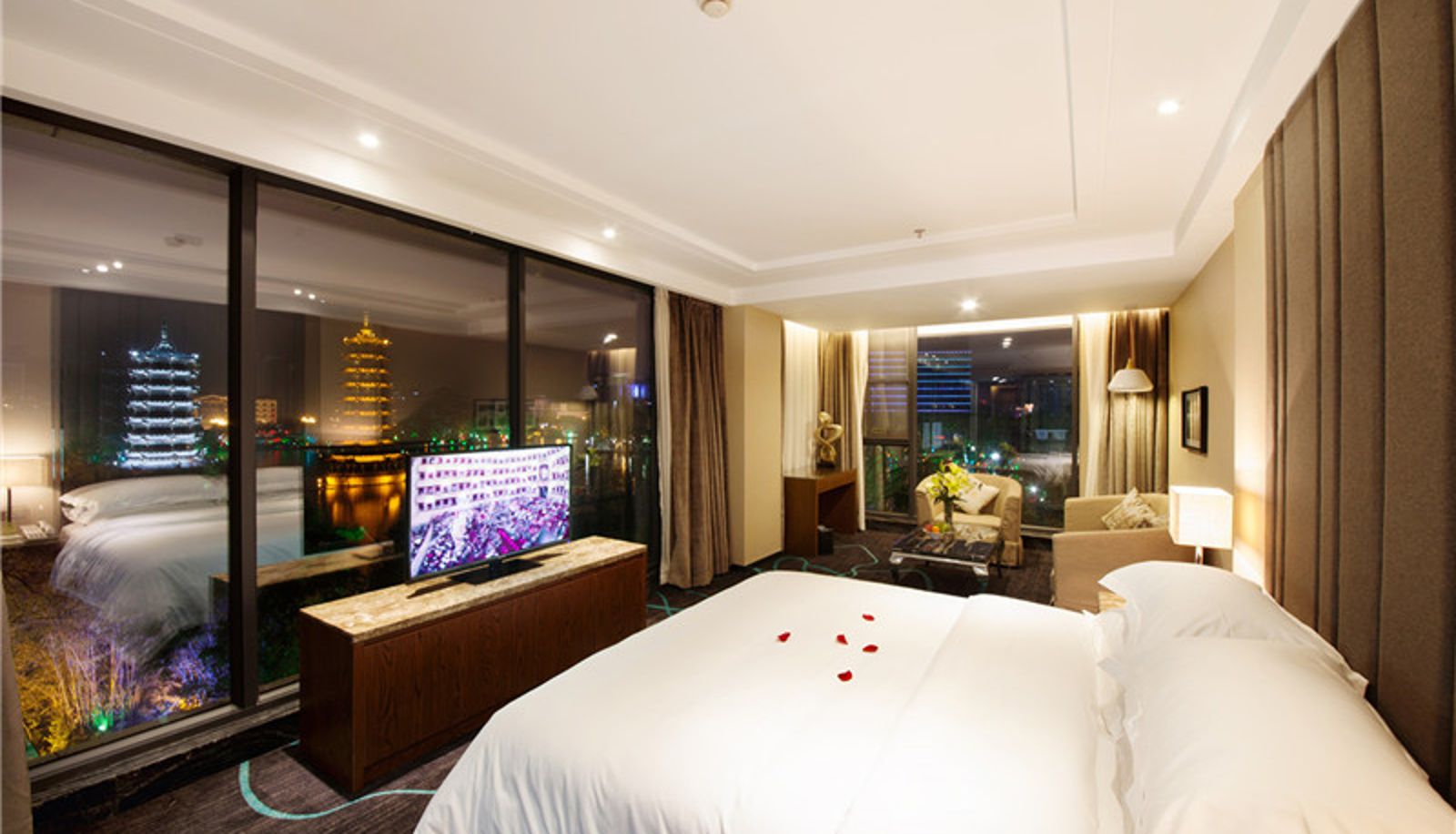 Room - Venus Royal Hotel (Guilin Elephant Trunk Mountain Sun Moon Twin Towers Store) Xiangshan Park(Domestic Only)