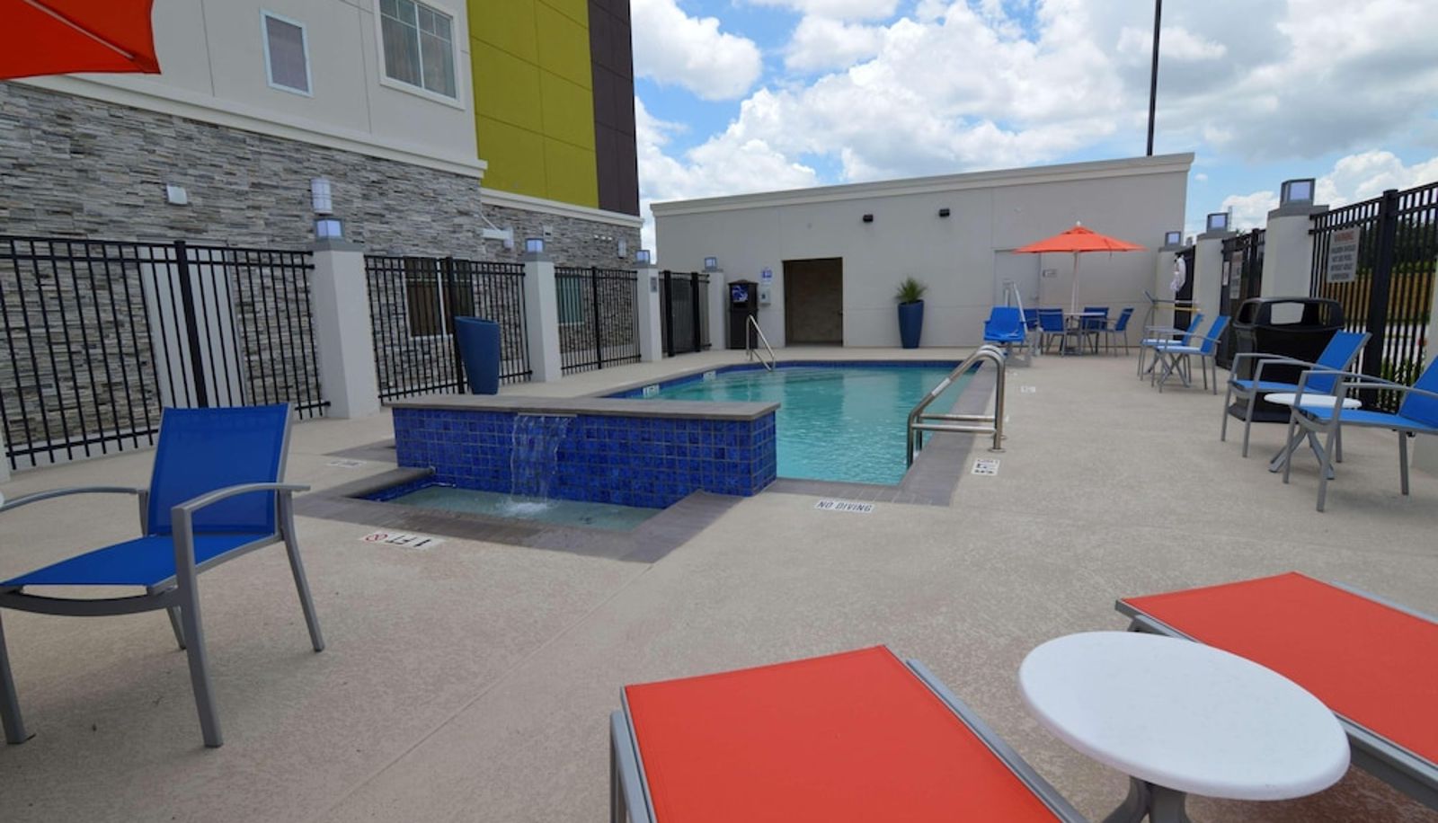 Pool - Holiday Inn Express & Suites HOUSTON E - PASADENA by IHG