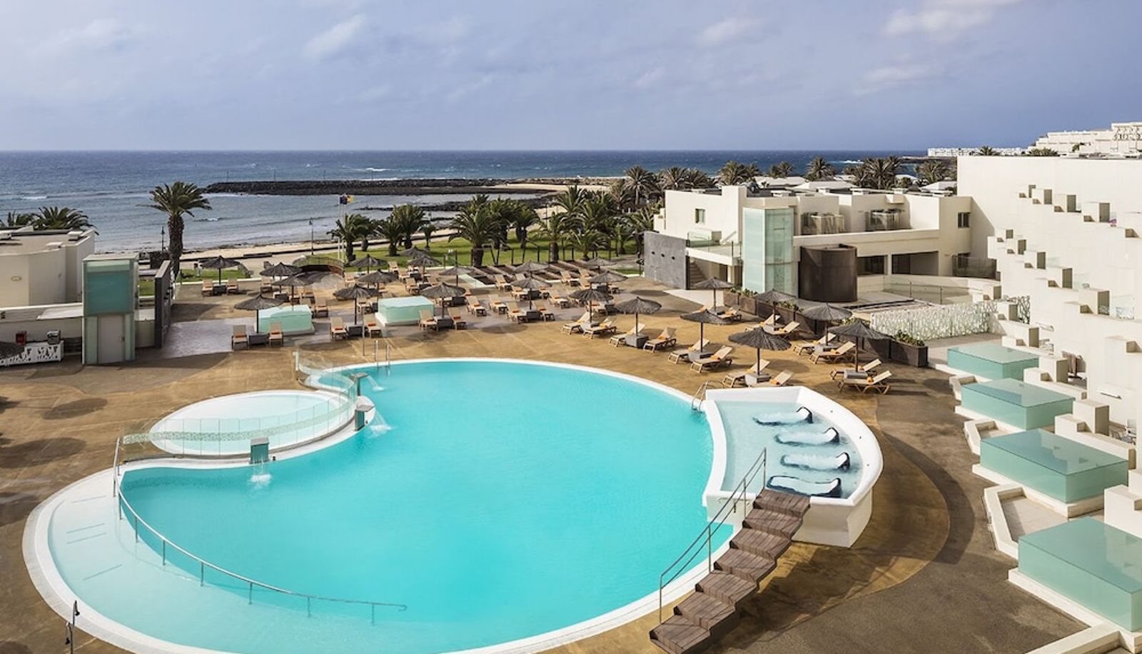 Pool - Hotel HD Beach Resort & SPA