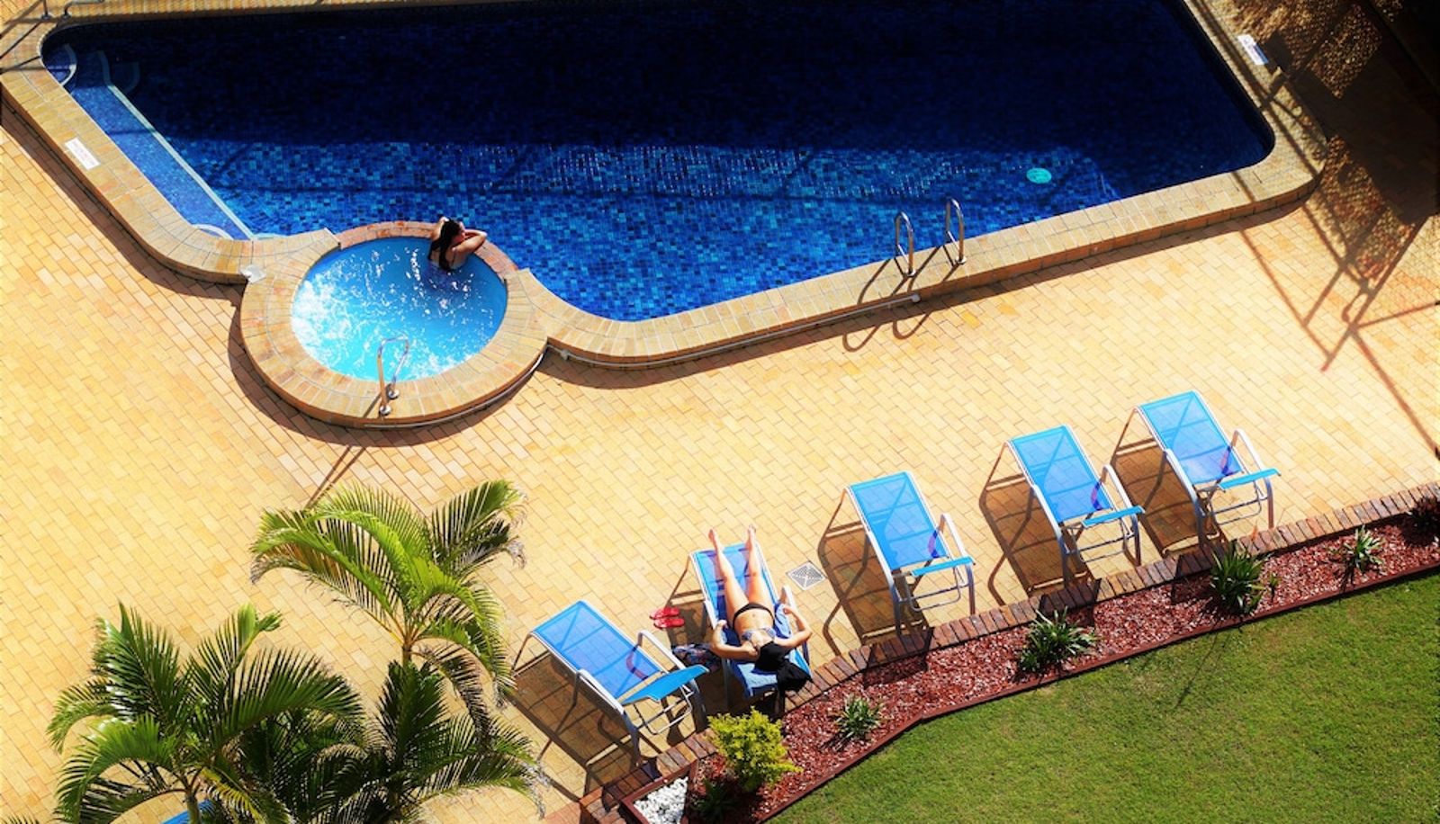 Piscina - Equinox Resort