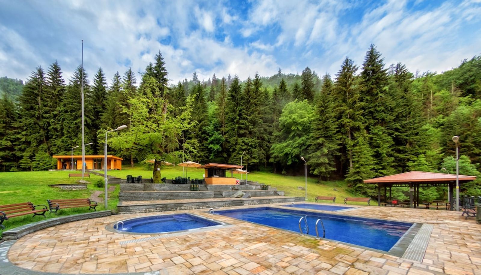 Basen - Crowne Plaza BORJOMI by IHG