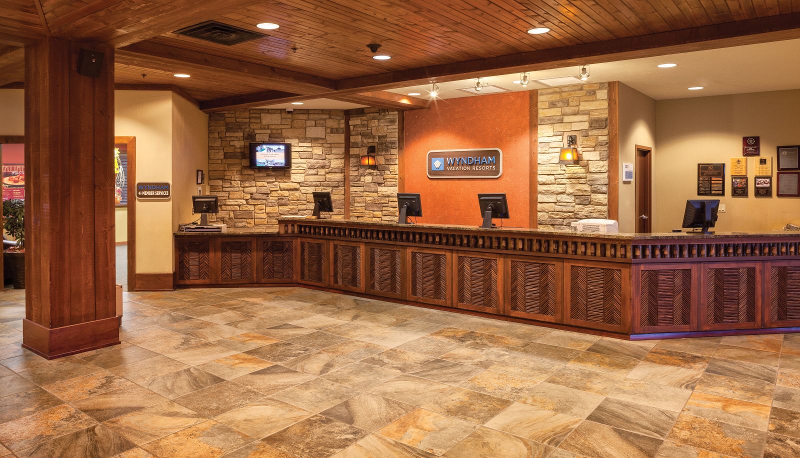 Hall - Club Wyndham Glacier Canyon