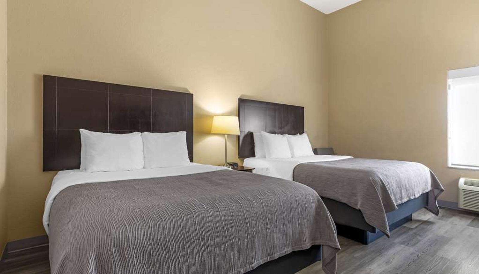 Room - Quality Inn & Suites Groesbeck North