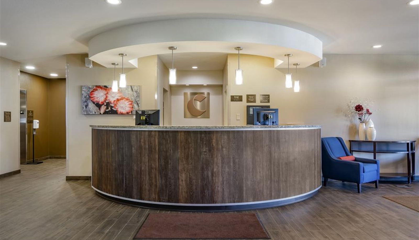 Hall - Comfort Suites Helena Airport