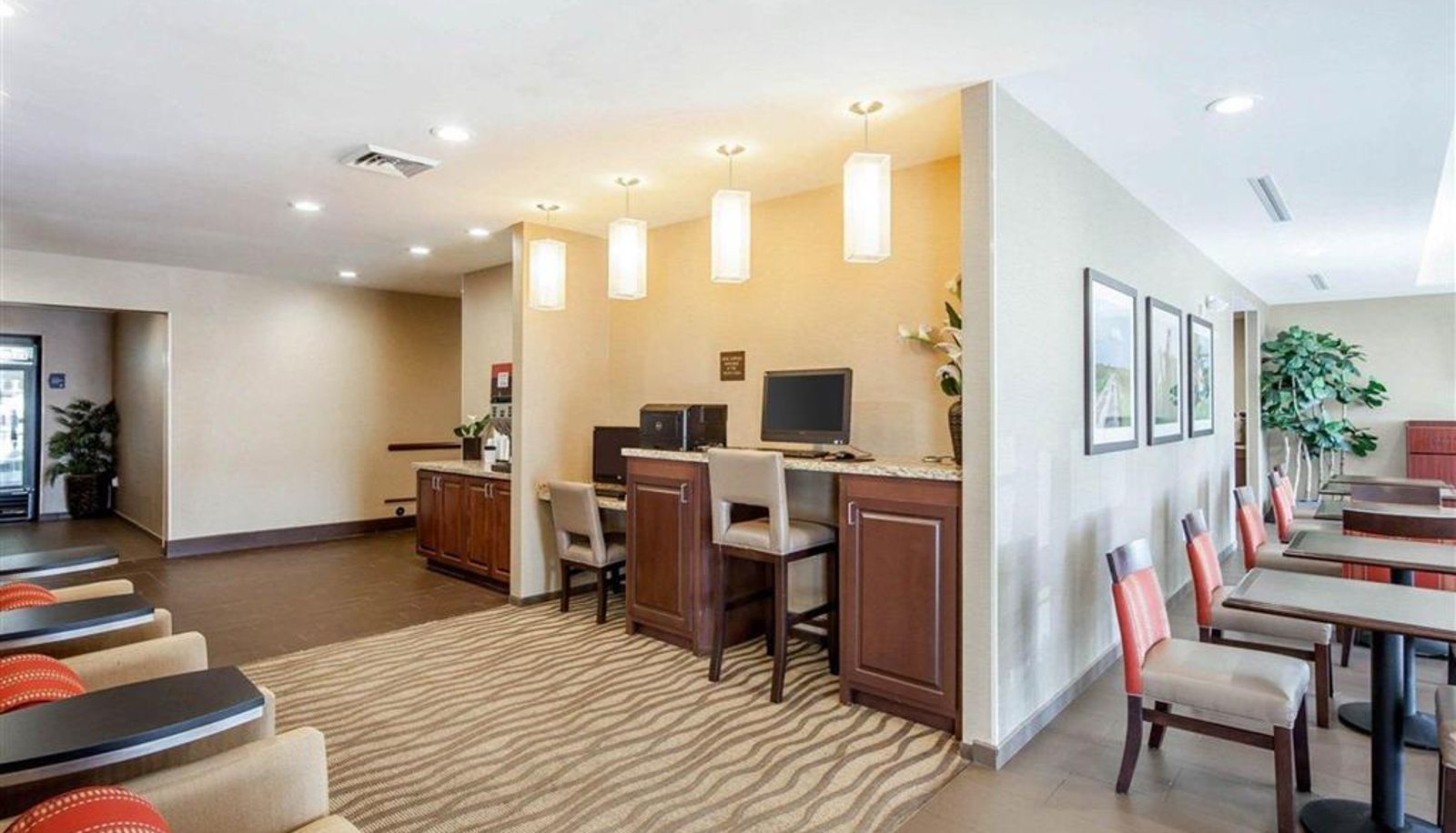Lobby - Comfort Suites Marietta-Parkersburg
