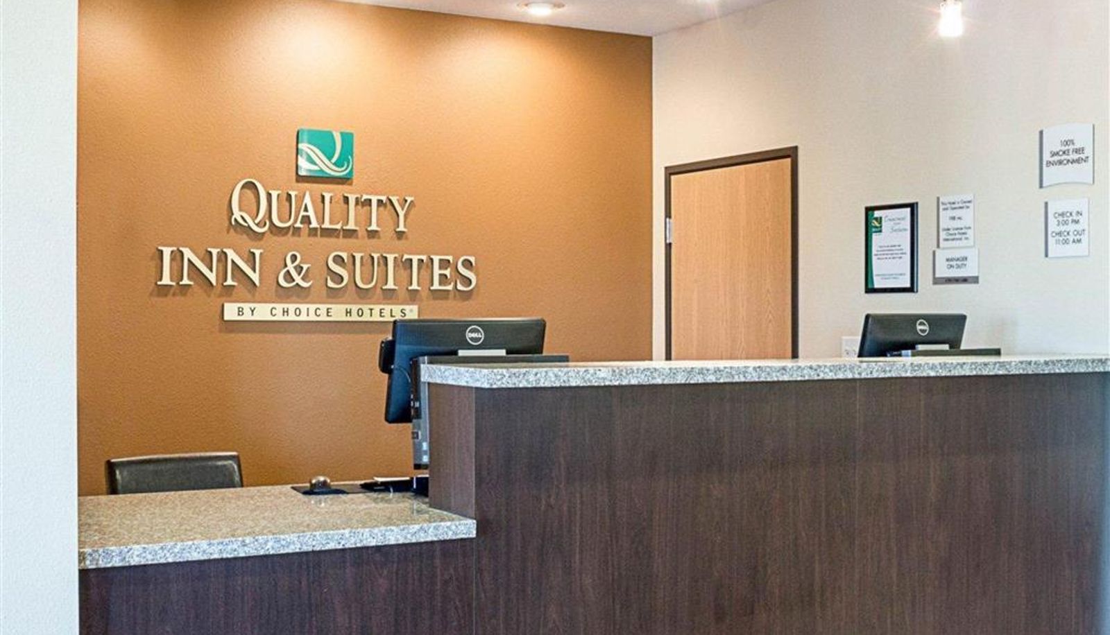 Lobby - Quality Inn & Suites Minot North
