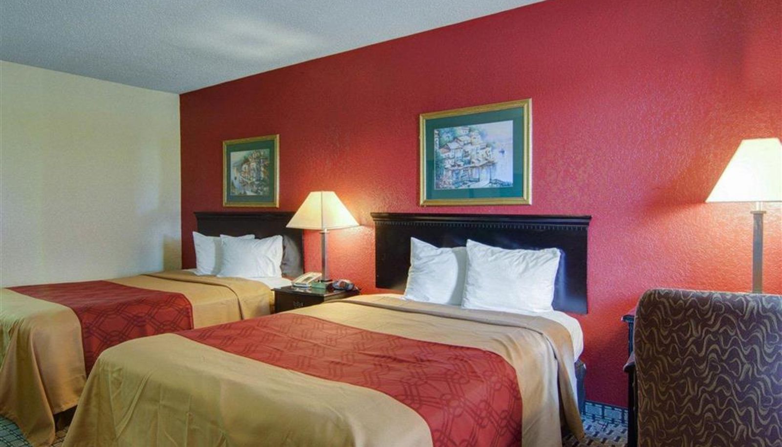 Zimmer - Econo Lodge Pine Bluff