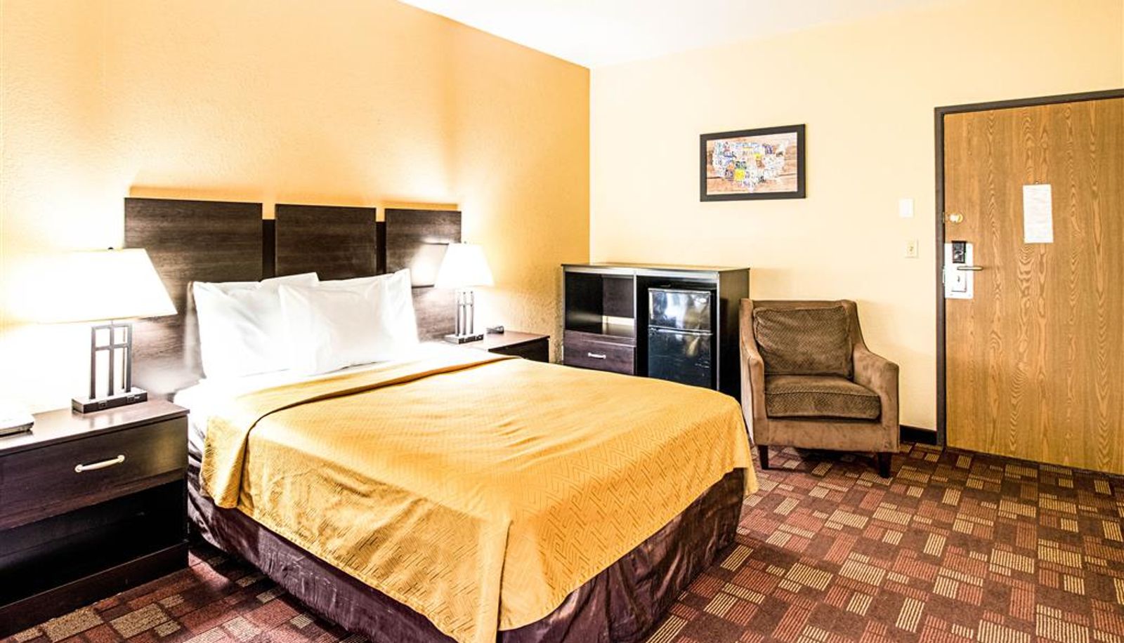 Room - Econo Lodge Watertown