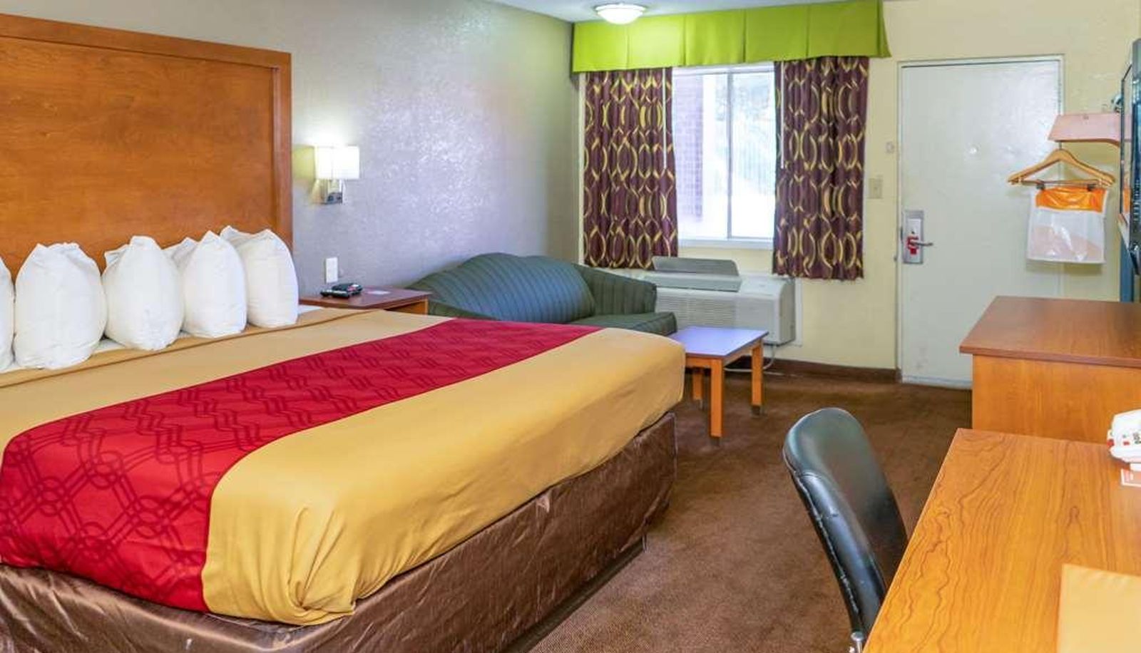 Standard room (double) - Econo Lodge Weldon - Roanoke Rapids