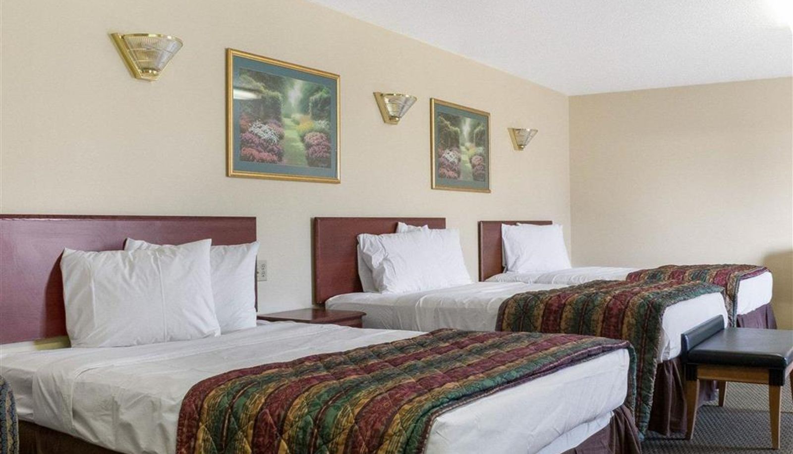 Camera - Rodeway Inn West Fargo Main Ave.