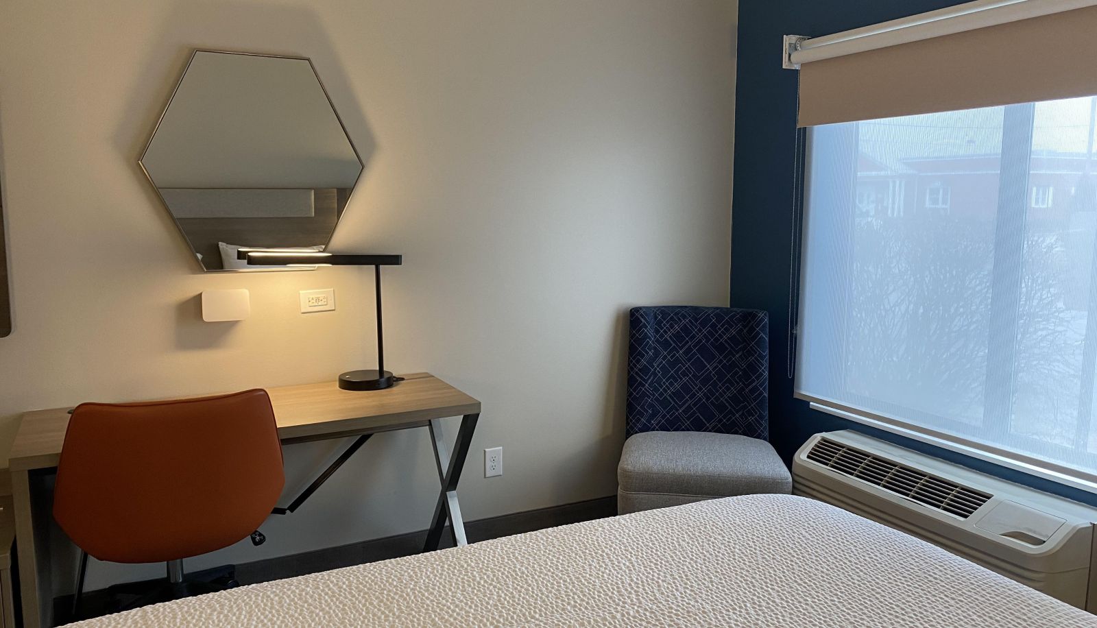 Camera - Holiday Inn Express & Suites PLYMOUTH by IHG