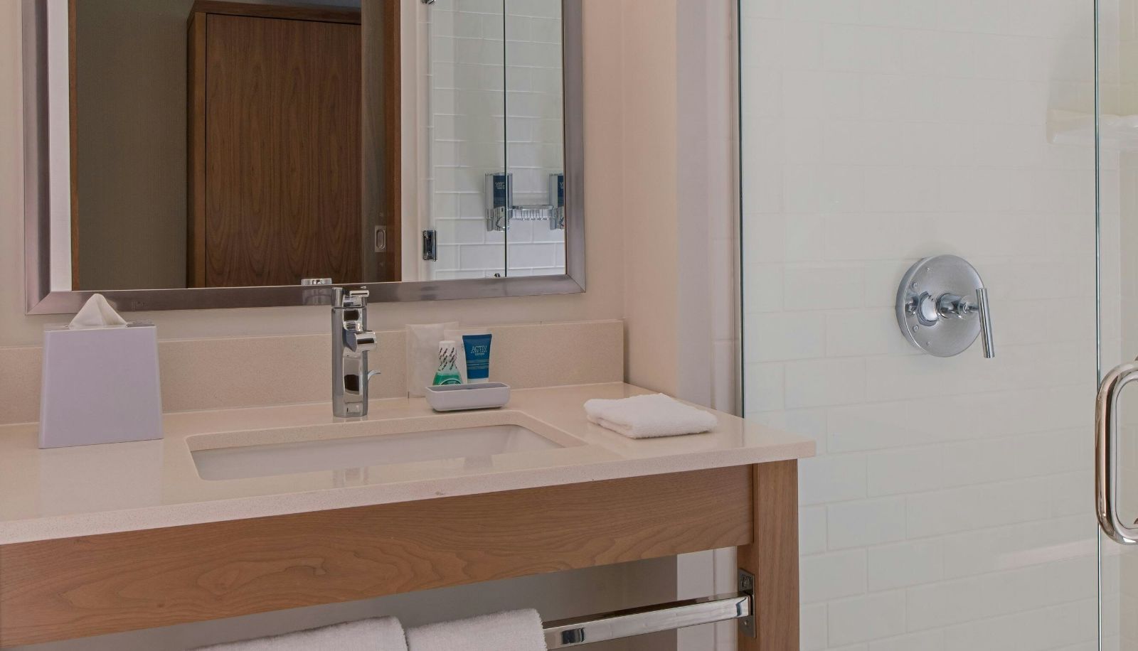 Camera - Four Points by Sheraton Midland