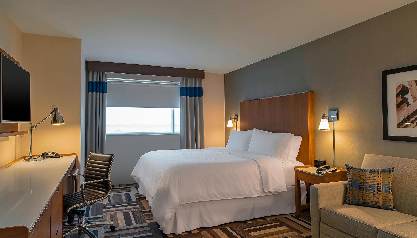 Camera - Four Points by Sheraton Midland