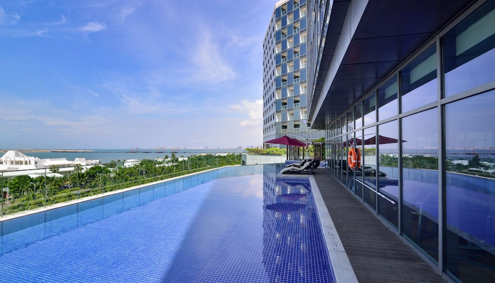 Basen - Holiday Inn HAIKOU WEST COAST by IHG