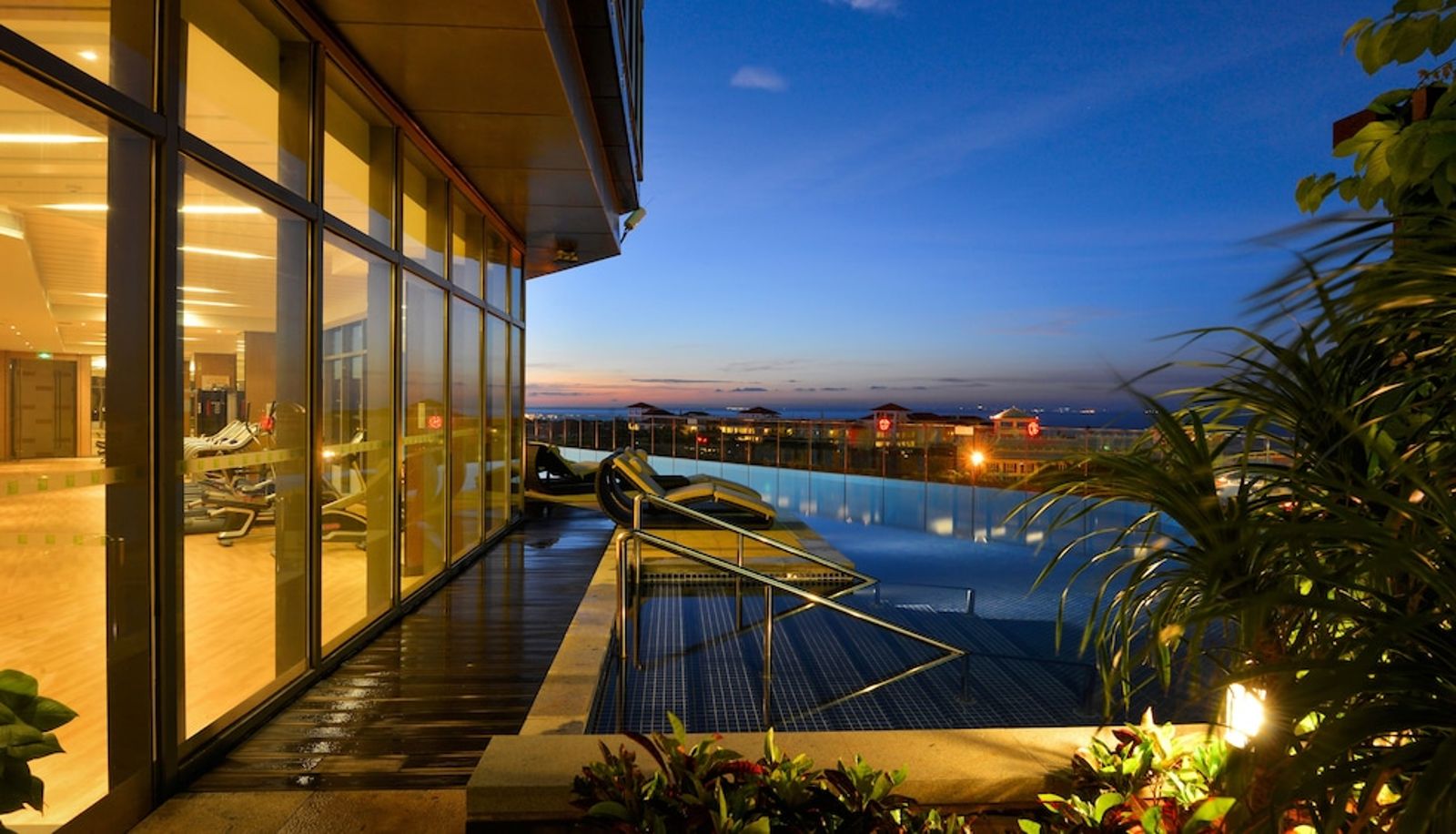 Pool - Holiday Inn HAIKOU WEST COAST by IHG